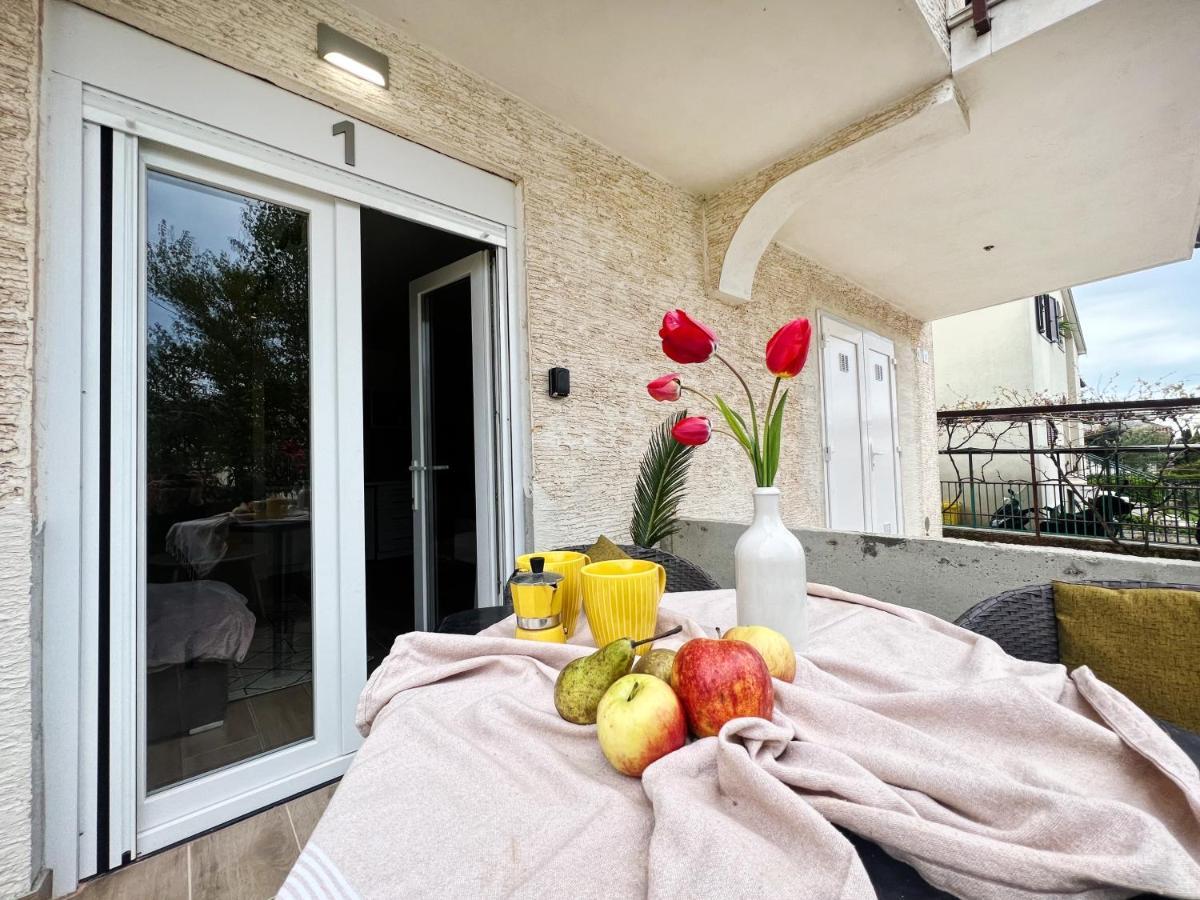 Apartments Valerian Novigrad Istria Exterior foto