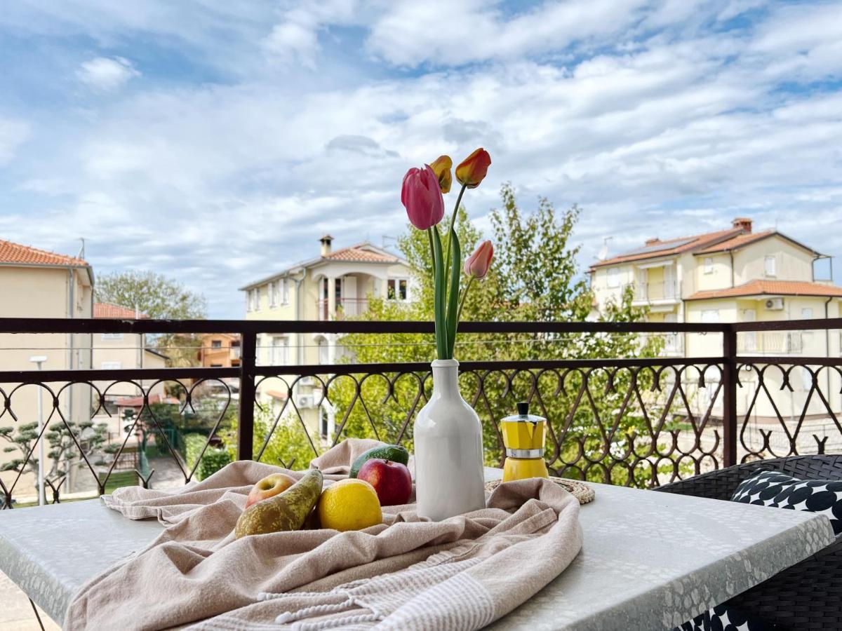 Apartments Valerian Novigrad Istria Exterior foto